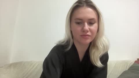 elaraluxxxe online show from November 14, 2:49 pm