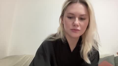 elaraluxxxe online show from November 26, 11:11 am