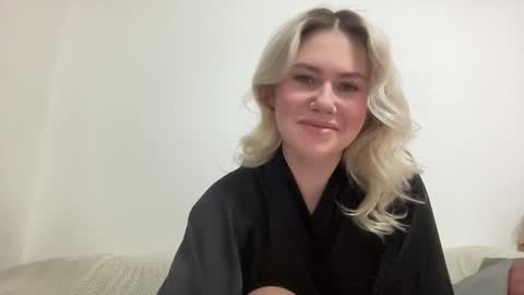 elaraluxxxe online show from December 2, 11:04 am