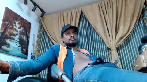 Snapshot of elcaballeroblack chatting on October 4, 11:36 pm elcaballeroblack online show from October 4, 11:36 pm