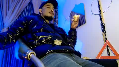 Snapshot of elcaballeroblack chatting on October 20, 2:34 am elcaballeroblack online show from October 20, 2:34 am