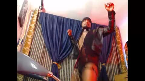 Snapshot of elcaballeroblack chatting on November 8, 3:07 am elcaballeroblack online show from November 8, 3:07 am