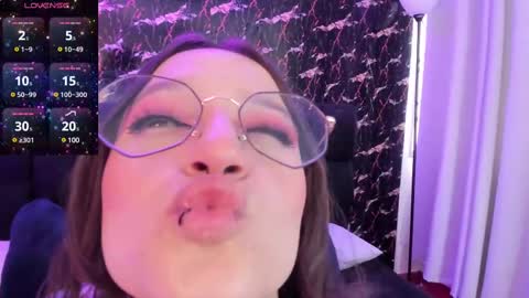 Elecktra online show from March 3, 7:39 pm