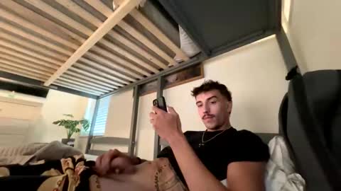 Snapshot of electron448 chatting on October 19, 5:57 pm electron448 online show from October 19, 5:57 pm