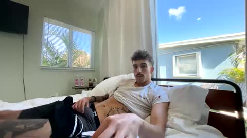 Snapshot of electron448 chatting on October 21, 7:03 pm electron448 online show from October 21, 7:03 pm