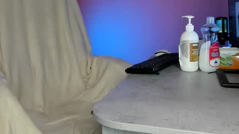 Snapshot of elektranoe chatting on November 9, 9:18 am love 3d online show from November 9, 9:18 am