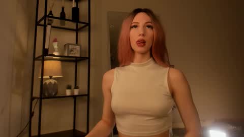 Snapshot of elfiecollins chatting on November 16, 6:19 am Elfie online show from November 16, 6:19 am