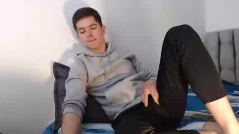 Snapshot of elian_tg chatting on December 13, 7:53 pm Elian online show from December 13, 7:53 pm