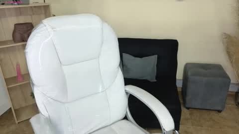 Eliie online show from November 25, 12:43 am