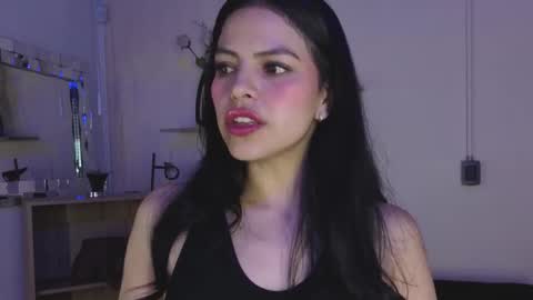 Eliie online show from December 1, 9:31 pm