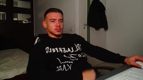 ElijahThorne online show from November 29, 5:32 am