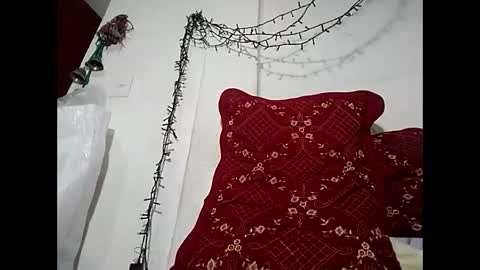 Snapshot of elimposstor chatting on December 5, 2:42 am elimposstor online show from December 5, 2:42 am