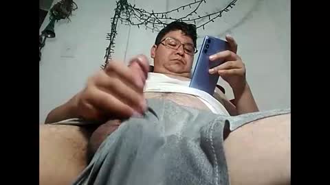 Snapshot of elimposstor chatting on December 11, 12:12 am elimposstor online show from December 11, 12:12 am