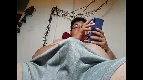 Snapshot of elimposstor chatting on December 14, 6:24 am elimposstor online show from December 14, 6:24 am