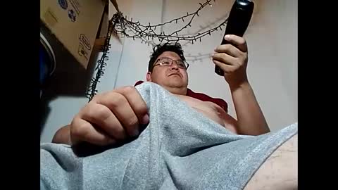 Snapshot of elimposstor chatting on December 16, 1:43 pm elimposstor online show from December 16, 1:43 pm