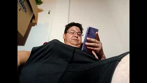 Snapshot of elimposstor chatting on December 23, 10:01 pm elimposstor online show from December 23, 10:01 pm