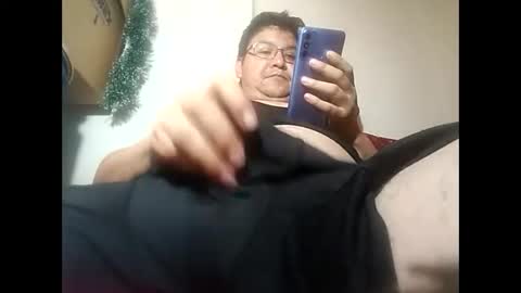 Snapshot of elimposstor chatting on December 29, 3:03 pm elimposstor online show from December 29, 3:03 pm