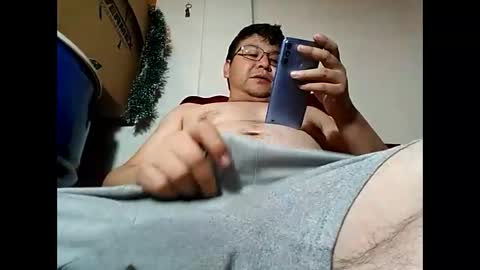 Snapshot of elimposstor chatting on January 6, 6:03 am elimposstor online show from January 6, 6:03 am