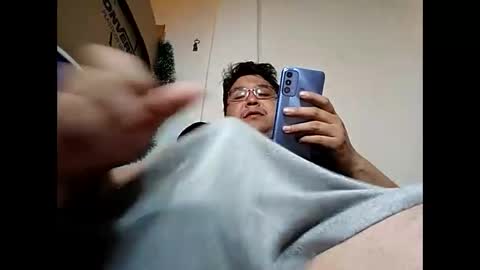 Snapshot of elimposstor chatting on January 6, 8:18 pm elimposstor online show from January 6, 8:18 pm