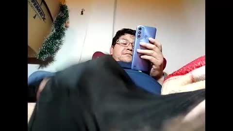 Snapshot of elimposstor chatting on January 9, 1:18 am elimposstor online show from January 9, 1:18 am