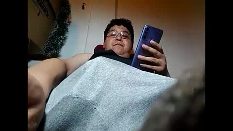 Snapshot of elimposstor chatting on January 12, 12:01 pm elimposstor online show from January 12, 12:01 pm