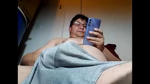 Snapshot of elimposstor chatting on January 15, 2:17 am elimposstor online show from January 15, 2:17 am