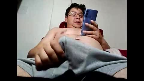 Snapshot of elimposstor chatting on January 16, 5:42 am elimposstor online show from January 16, 5:42 am