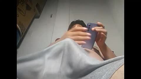 Snapshot of elimposstor chatting on February 7, 1:01 pm elimposstor online show from February 7, 1:01 pm