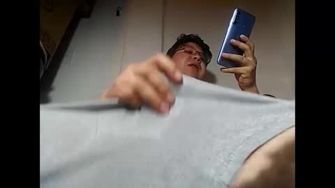 Snapshot of elimposstor chatting on February 10, 12:08 am elimposstor online show from February 10, 12:08 am