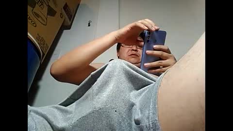 Snapshot of elimposstor chatting on February 14, 1:40 pm elimposstor online show from February 14, 1:40 pm