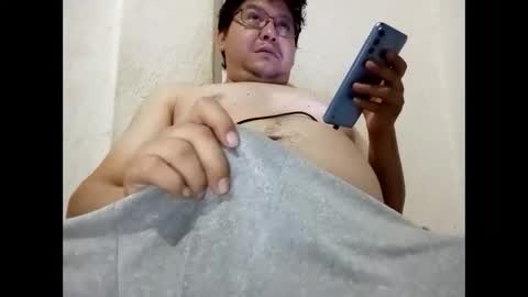 Snapshot of elimposstor chatting on September 15, 1:44 pm elimposstor online show from September 15, 1:44 pm