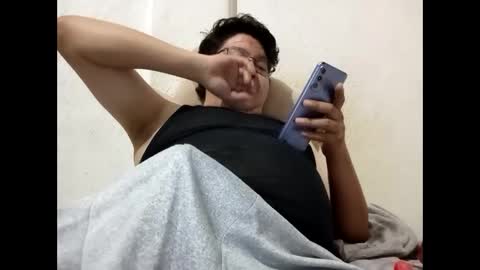 Snapshot of elimposstor chatting on October 5, 1:04 am elimposstor online show from October 5, 1:04 am