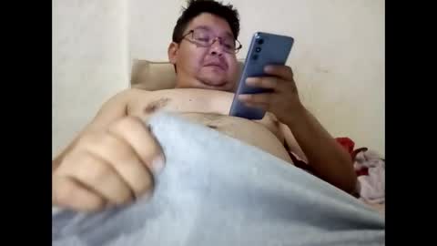 Snapshot of elimposstor chatting on November 7, 12:32 am elimposstor online show from November 7, 12:32 am