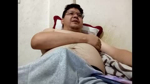 Snapshot of elimposstor chatting on November 17, 8:03 pm elimposstor online show from November 17, 8:03 pm