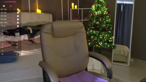 Snapshot of elina_nortas chatting on December 27, 7:18 am Elina online show from December 27, 7:18 am