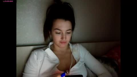 elisa_dove208 online show from November 19, 3:39 am