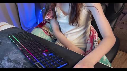 Elisa North online show from January 26, 2:30 pm