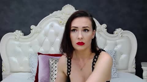 Krissy online show from November 20, 8:25 am