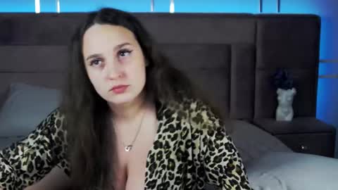 Elison online show from December 9, 12:51 pm