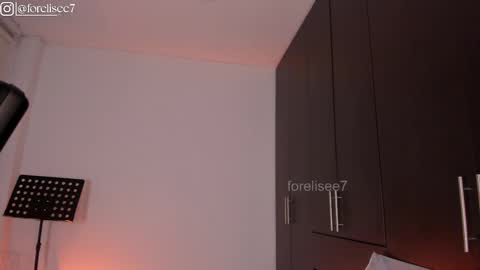 Snapshot of elise_77 chatting on February 18, 8:16 am Eli online show from February 18, 8:16 am