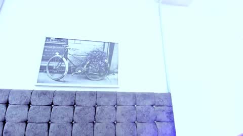 ELISE LEYTON online show from February 21, 6:04 pm