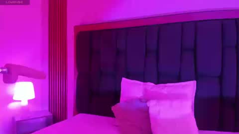 ELISE LEYTON online show from September 10, 4:07 pm