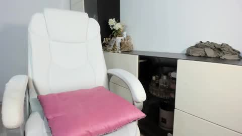 Elisa  Promotion   online show from February 3, 2:02 pm