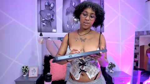 elit noa online show from February 12, 8:07 pm