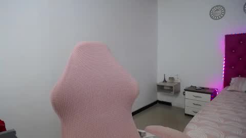 Elizabeth online show from November 28, 12:52 pm