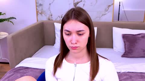 Snapshot of elizabethcash chatting on February 1, 9:19 pm Elizabeth online show from February 1, 9:19 pm