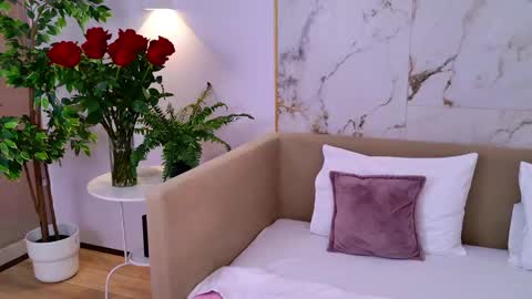 Snapshot of elizabethcash chatting on February 10, 3:53 pm Elizabeth online show from February 10, 3:53 pm