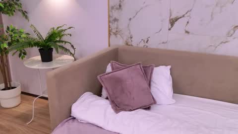 Snapshot of elizabethcash chatting on October 15, 4:07 pm Elizabeth online show from October 15, 4:07 pm