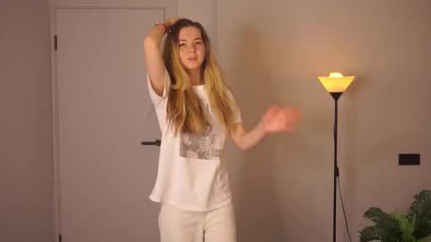 Elizabeth online show from September 13, 6:40 pm