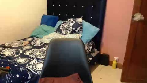 Elizabeth online show from March 10, 2:05 pm